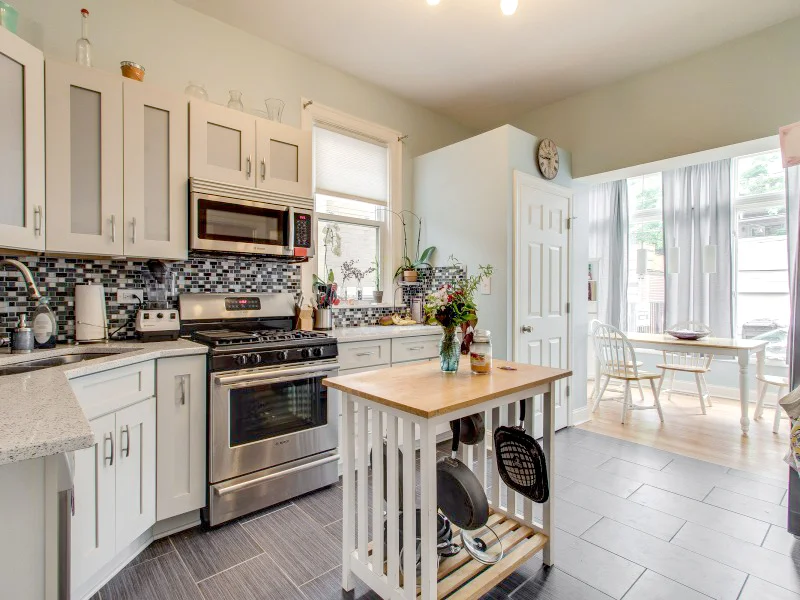 Halsted Kitchen 03.jpg