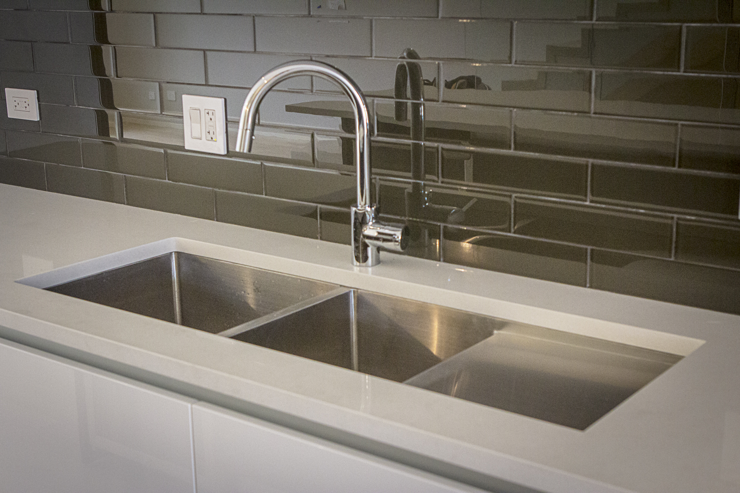 2442 West Ohio Chicago Interior Kitchen Sink TARIS Real Estate