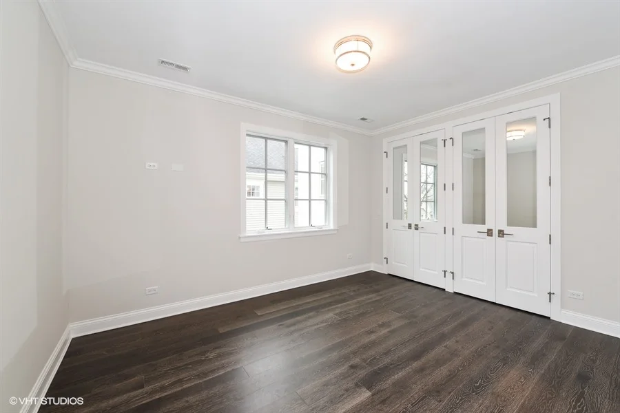 18_722SLincoln_161_4thBedroom_LowRes.jpg