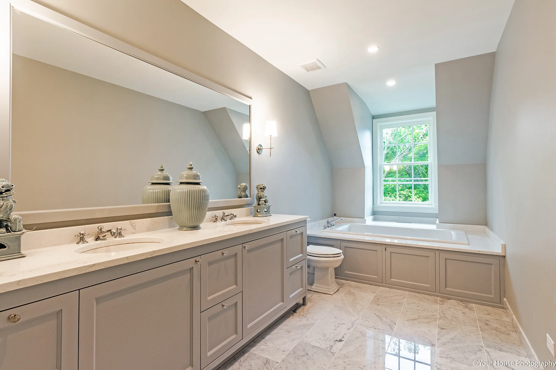 Master Bathroom.jpg