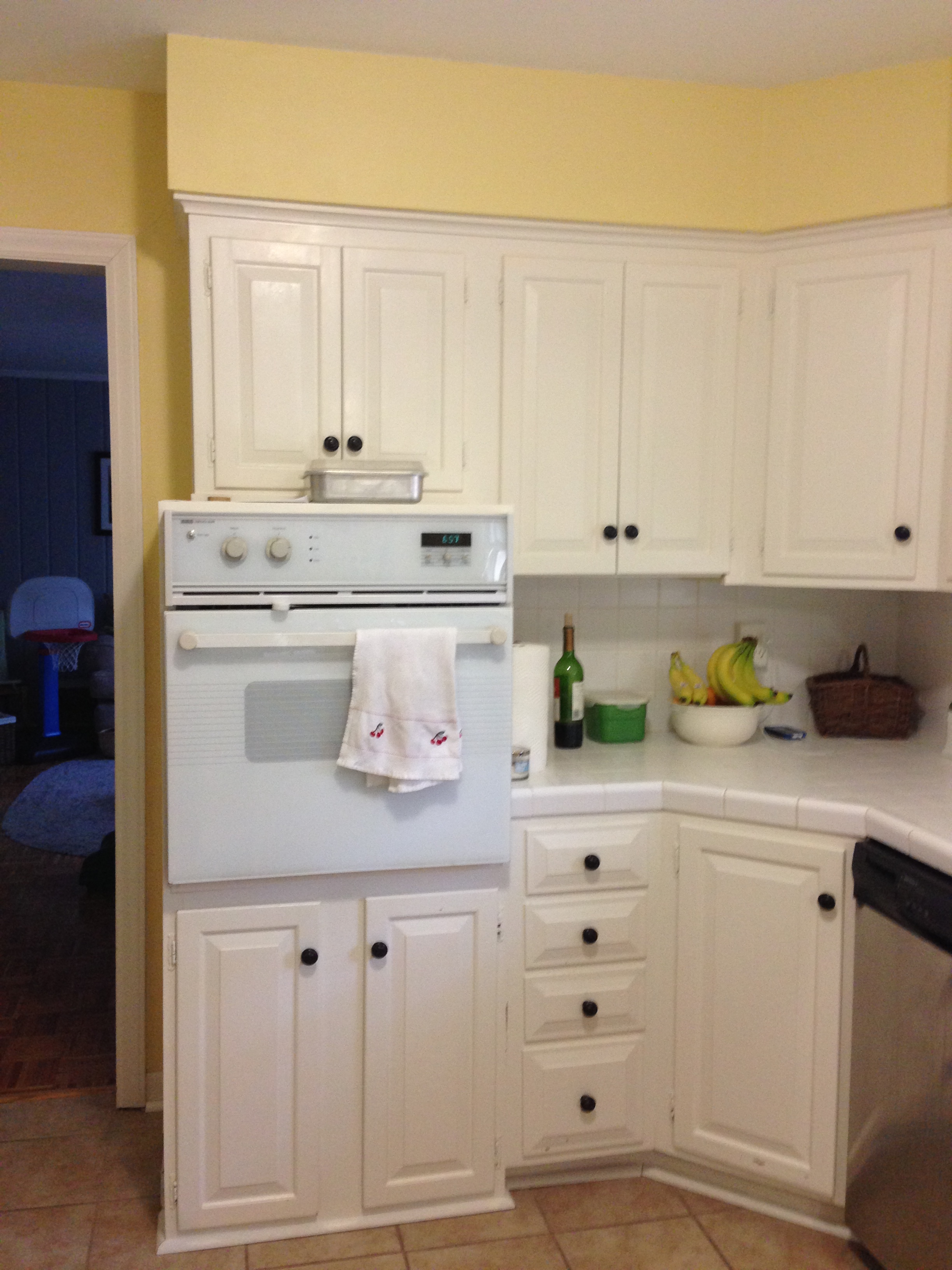 Before: As a passionate cook, our homeowner needed more than this traditional oven could offer. Cooking for guests requires ease of movement, and enough space to prepare multiple dishes at once.