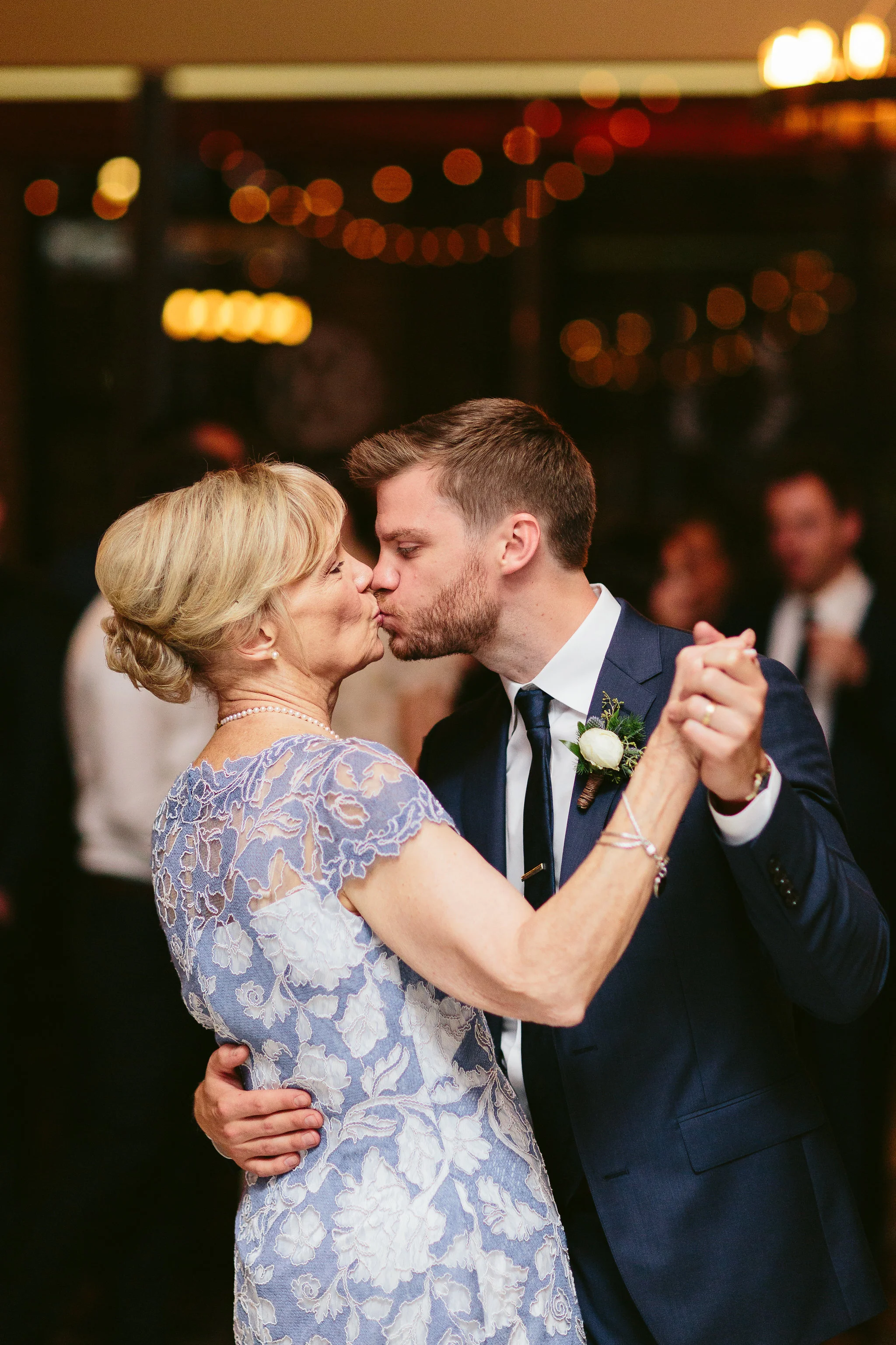 NicodemCreative-KliefothWedding-OvationChicago-855.jpg