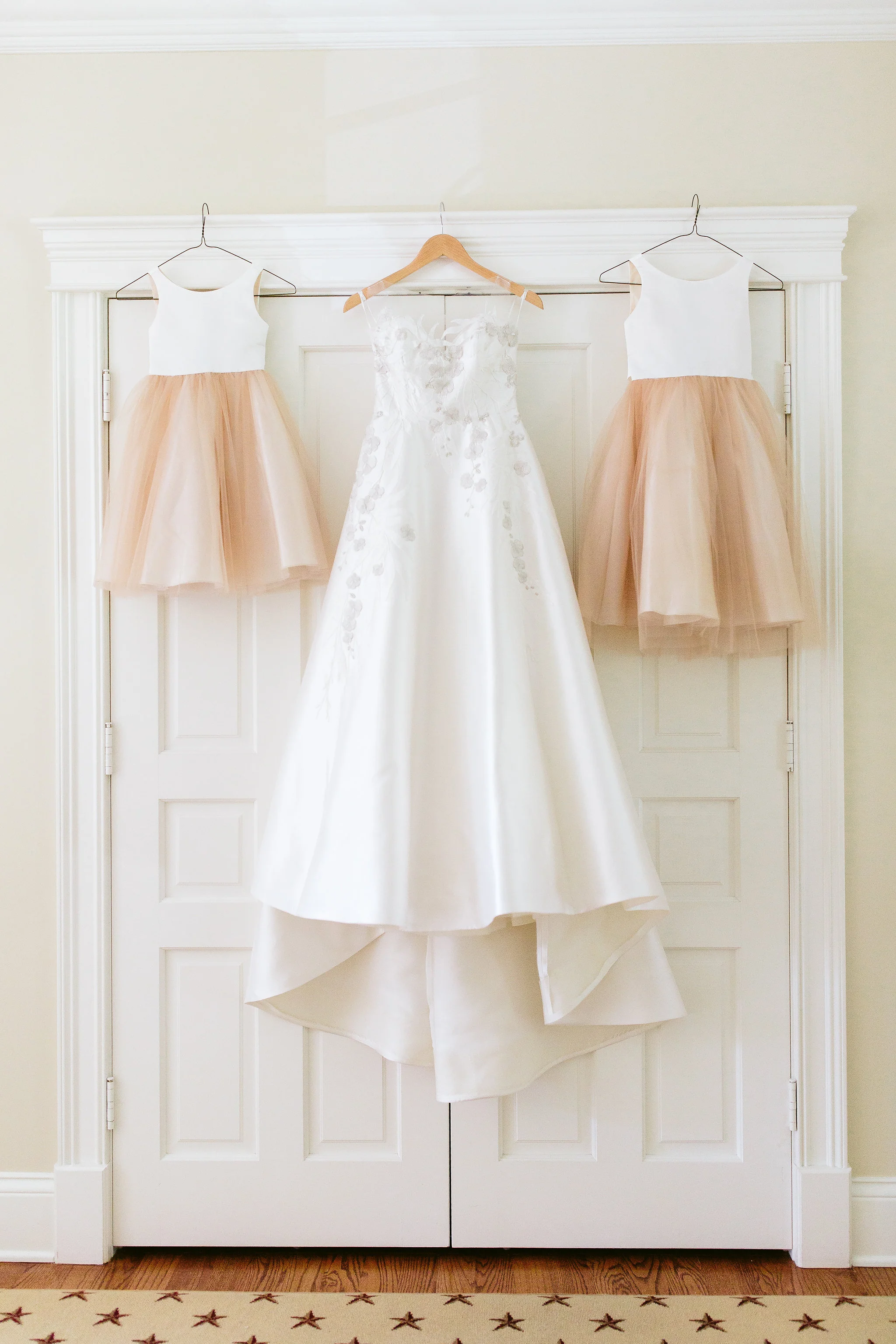 NicodemCreative-PresentWedding-SunsetRidge-13.jpg