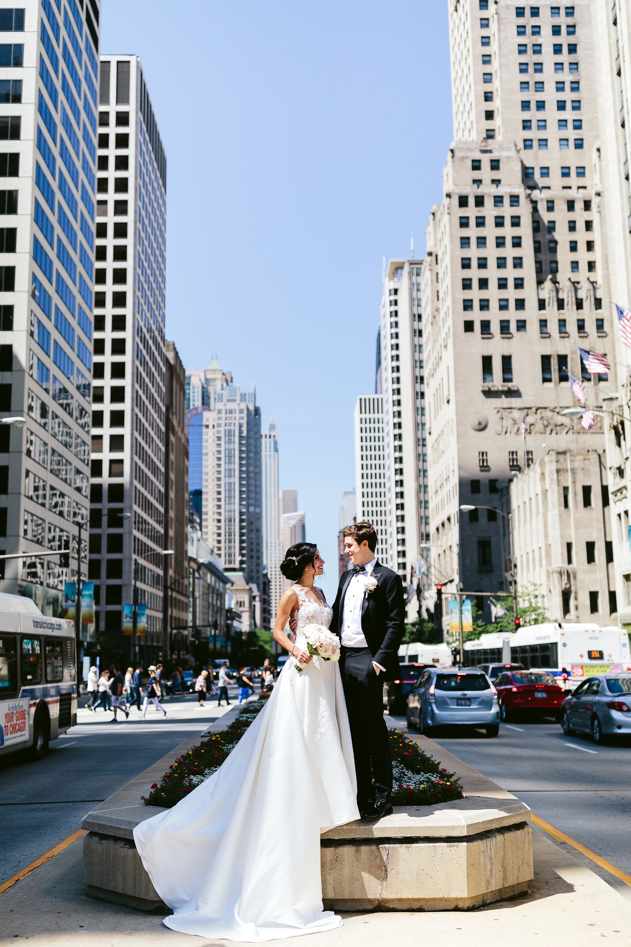 nicodem-creative-chicago-wedding-photo-inspiration-univeristy-club-of-chicago-wrigley-building-art-institute-Michigan-Ave