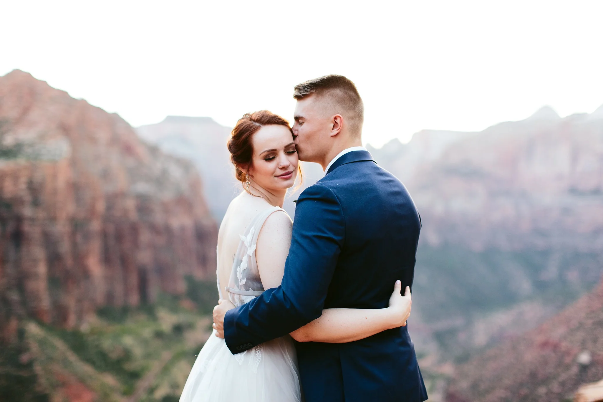 nicodem-creative-small-intimate-wedding-photo-inspiration-zion-national-park-elopement-forevermore-events-by-bloomers-flowers