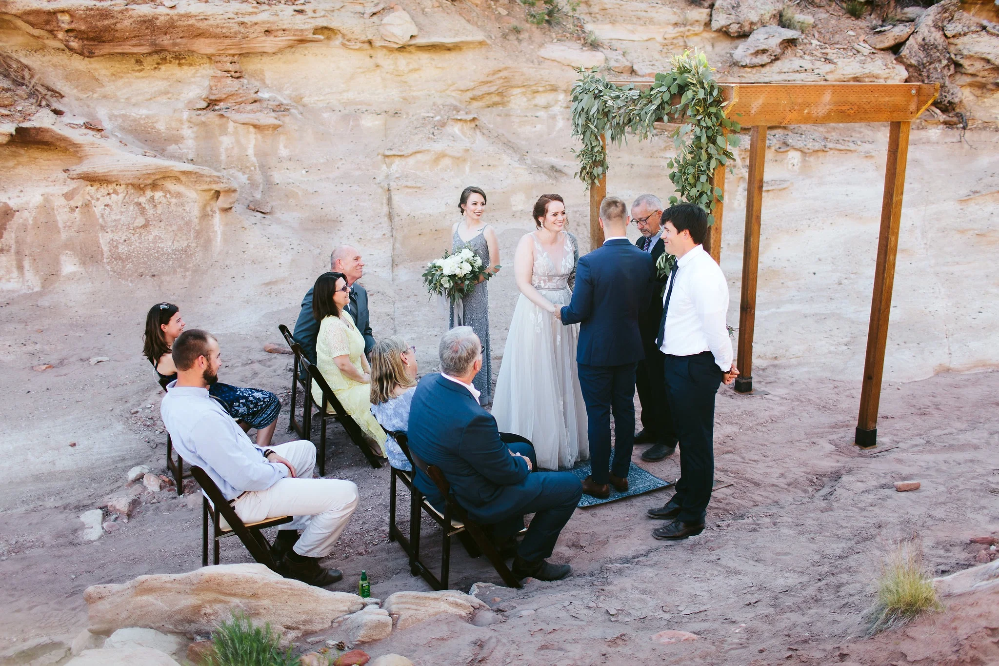nicodem-creative-small-intimate-wedding-photo-inspiration-zion-national-park-elopement-forevermore-events-by-bloomers-flowers
