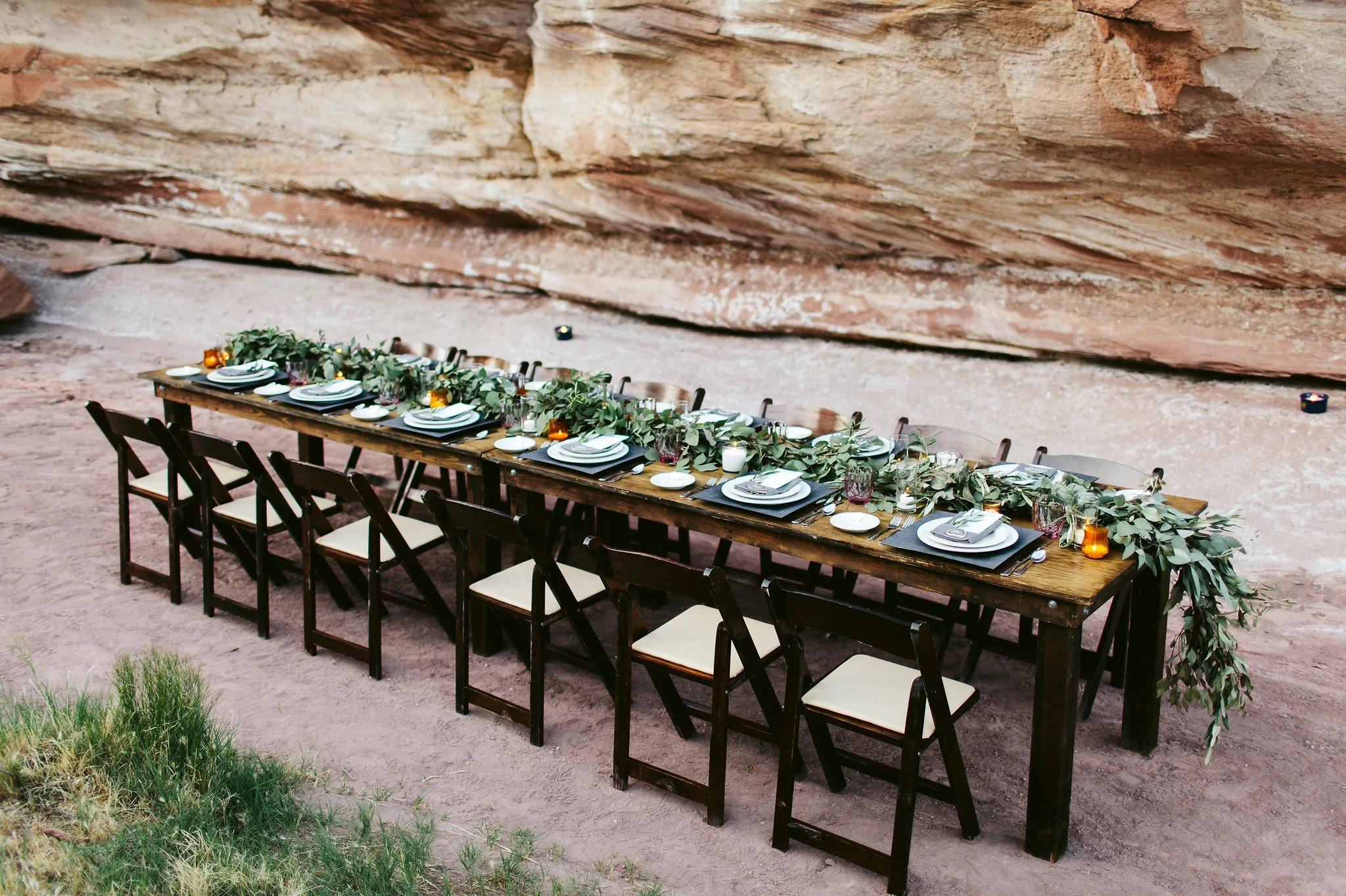nicodem-creative-small-intimate-wedding-photo-inspiration-zion-national-park-elopement-forevermore-events-by-bloomers-flowers