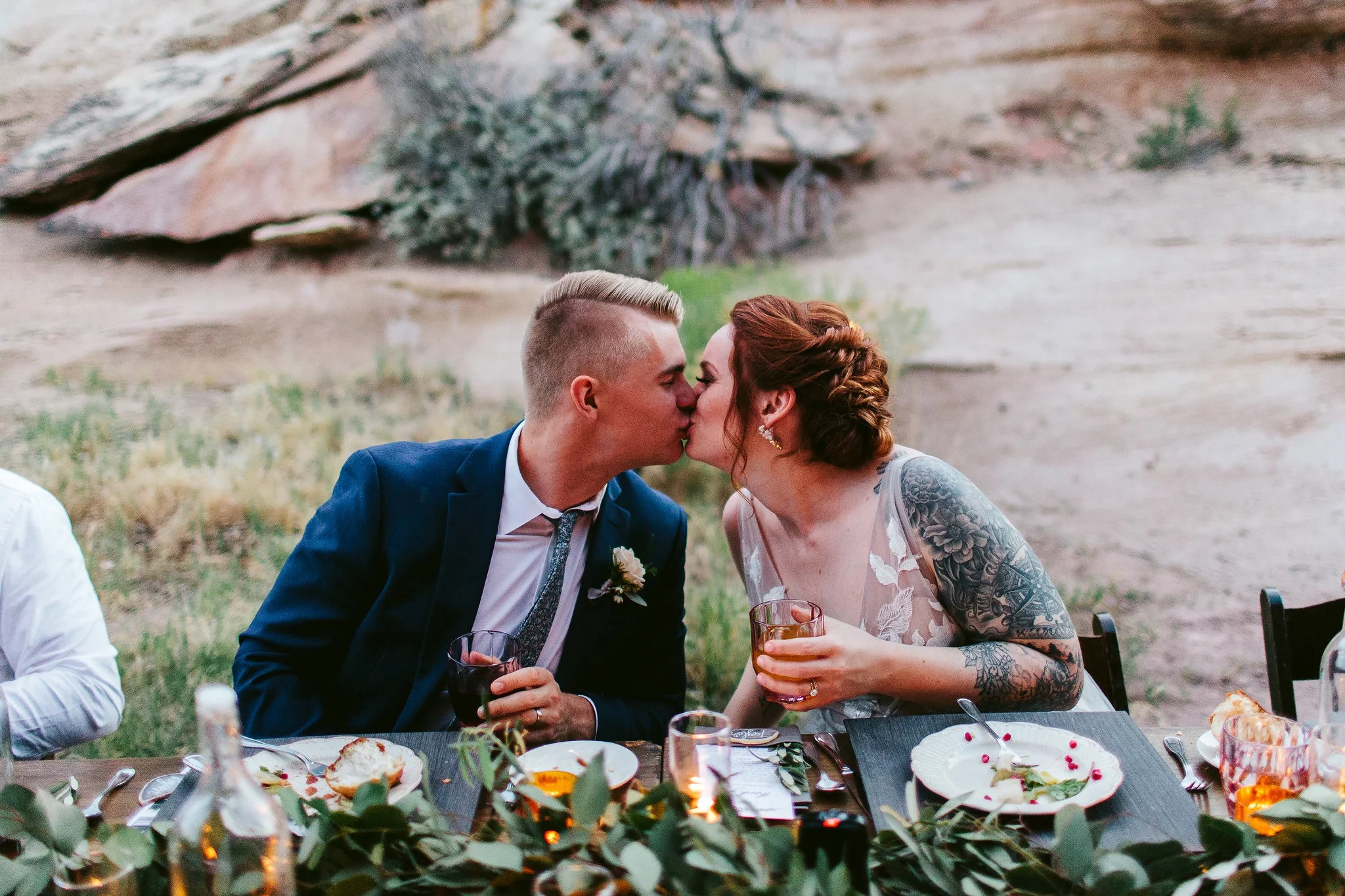 nicodem-creative-small-intimate-wedding-photo-inspiration-zion-national-park-elopement-forevermore-events-by-bloomers-flowers