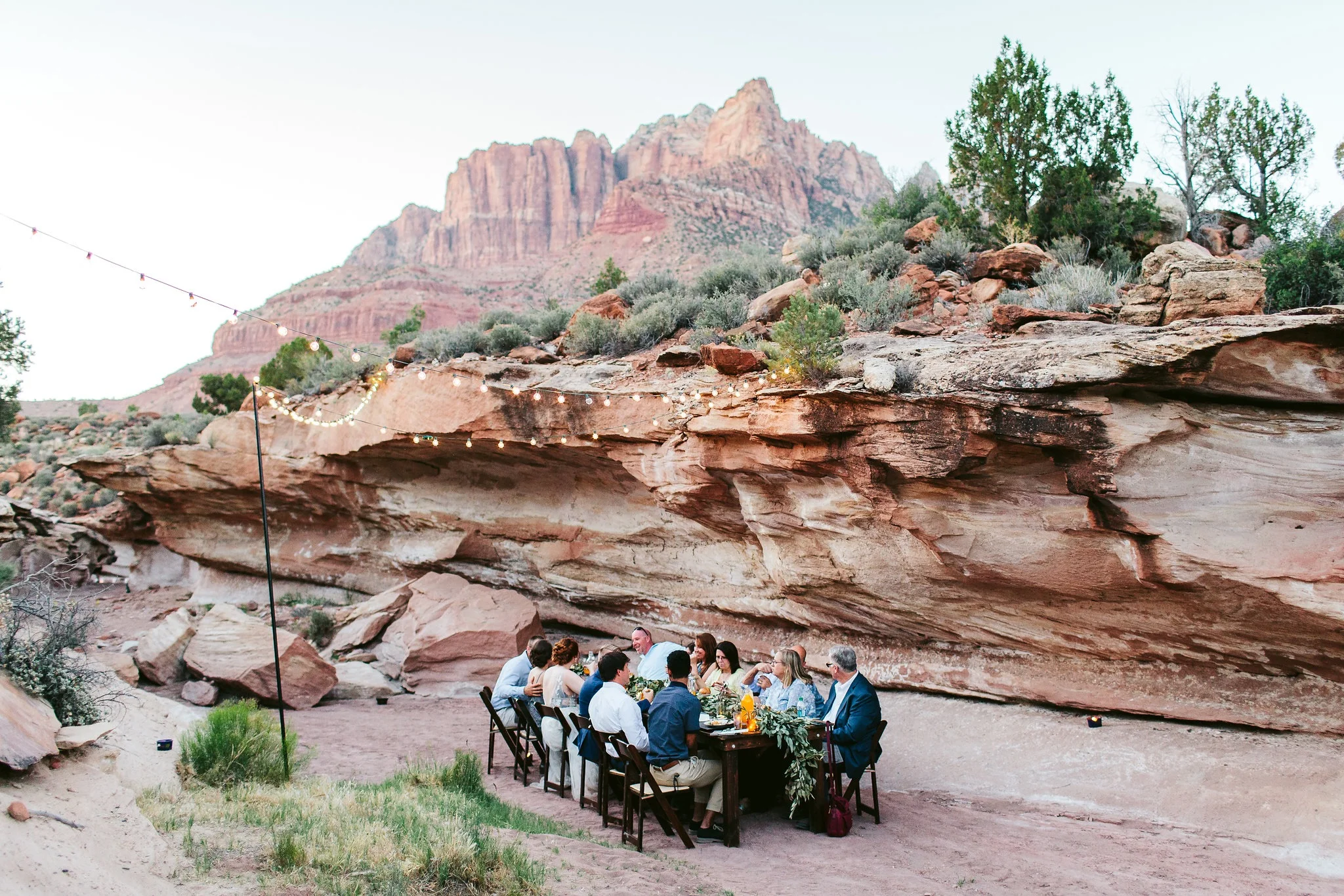 nicodem-creative-small-intimate-wedding-photo-inspiration-zion-national-park-elopement-forevermore-events-by-bloomers-flowers
