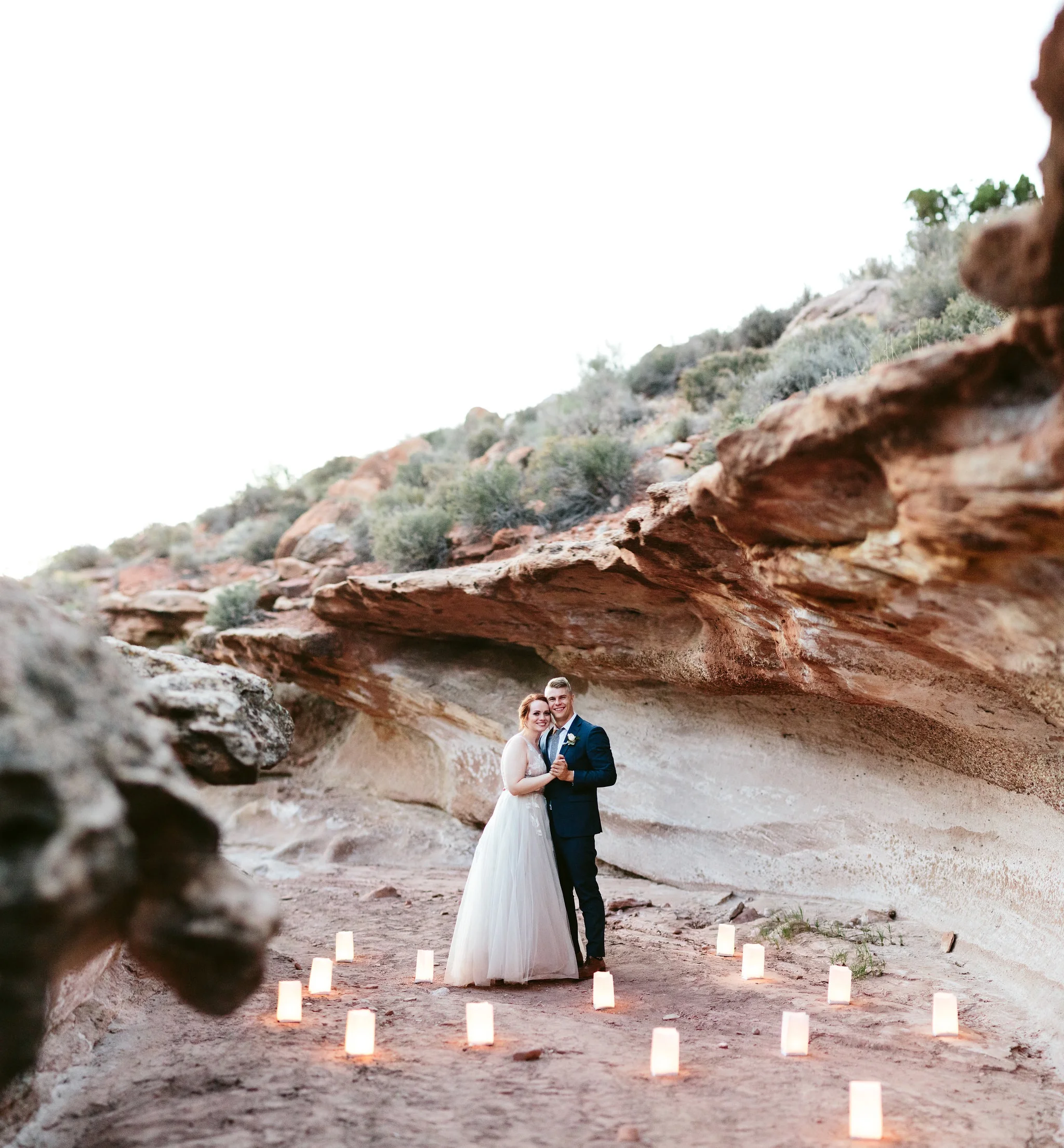 nicodem-creative-small-intimate-wedding-photo-inspiration-zion-national-park-elopement-forevermore-events-by-bloomers-flowers