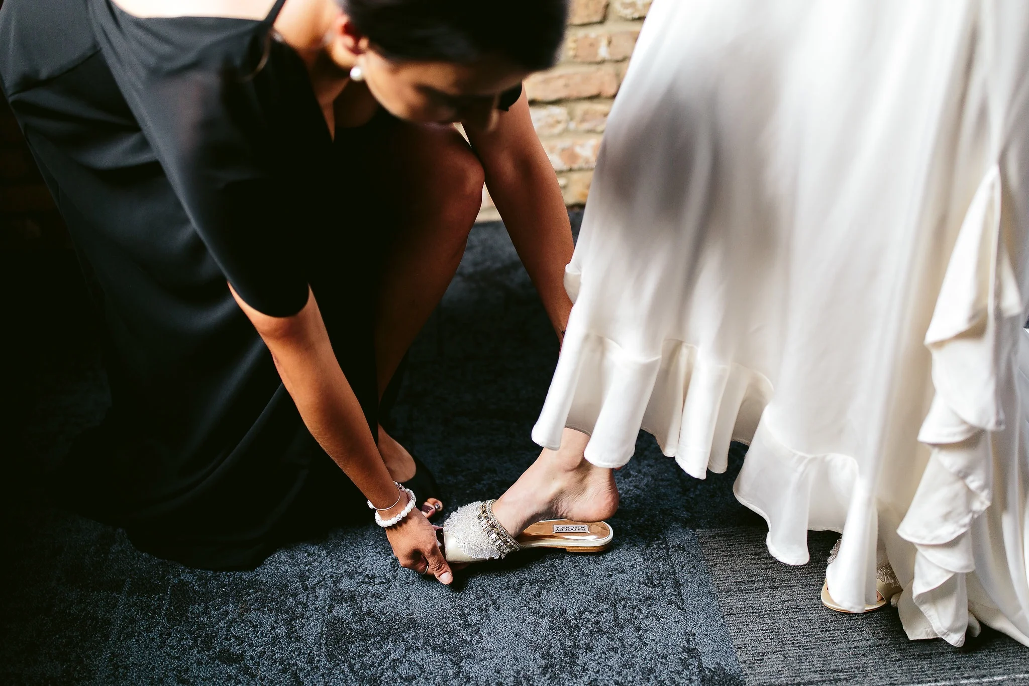 Nicodem-Creative-Wedding-Photography-Chicago-Robin-Julio-New-Leaf-DJ-Sultan-The-Hive-On-Hubbard-BHLDN-Sweet-Mandy-Bs-Cupcakes