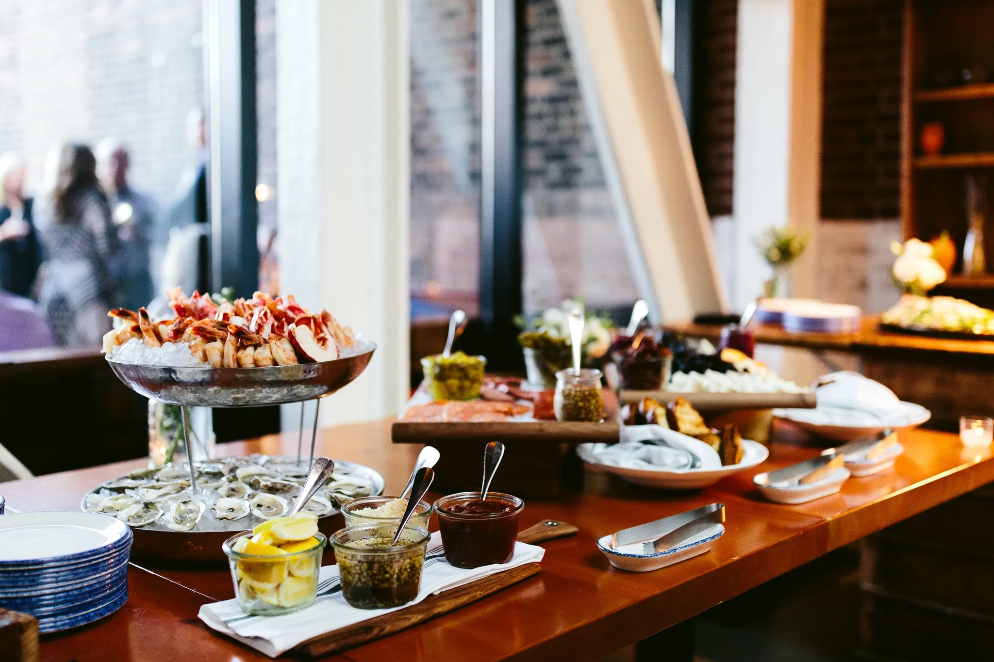 nicodem-creative-chicago-wedding-photographer-fun-classic-modern-inspiration-chicago-athletic-association-cindy's-rooftop-rehearsal dinner-jillian-eric