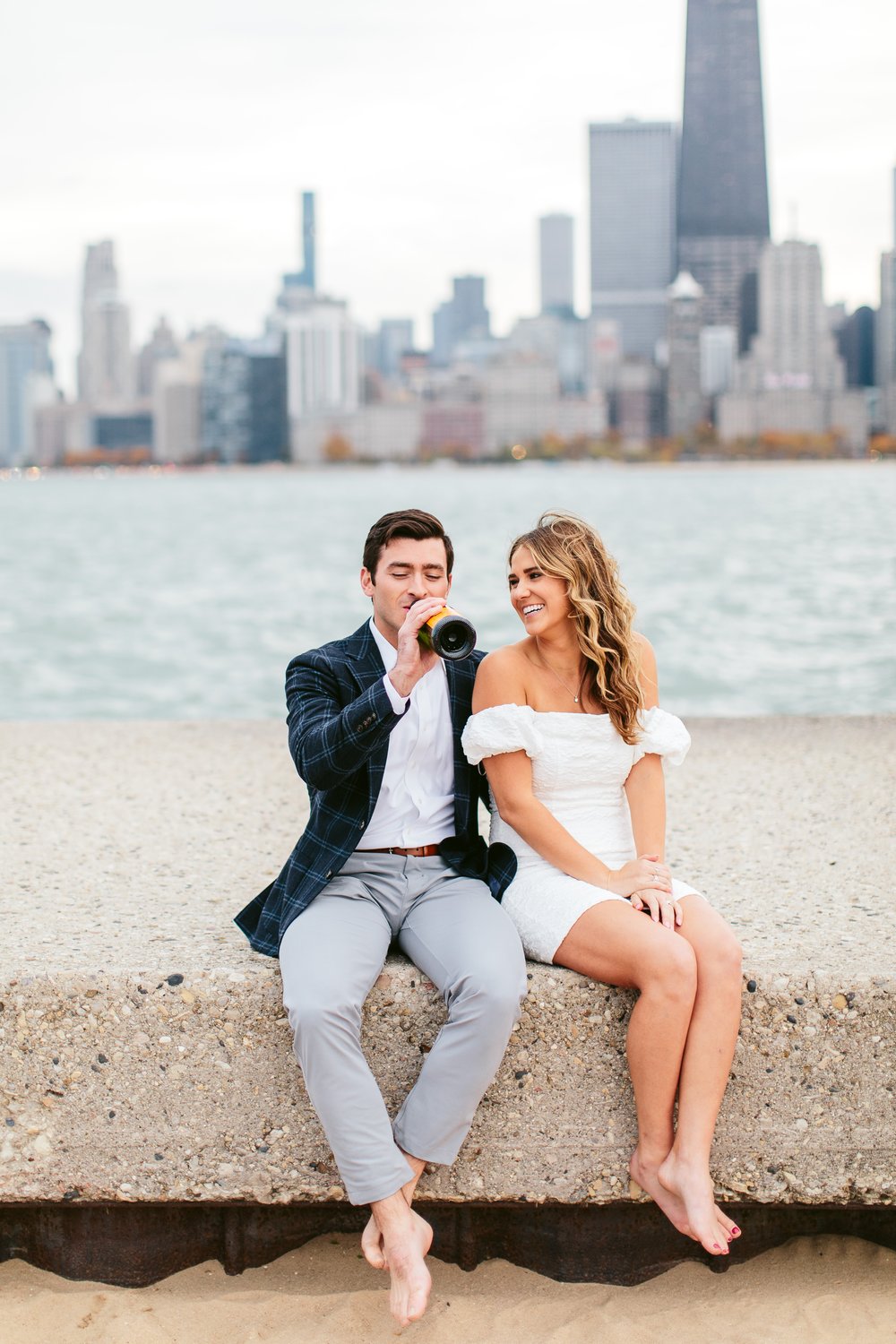 NicodemCreative-Alli+Danny-NorthAvenueBeachChicago-72.jpg