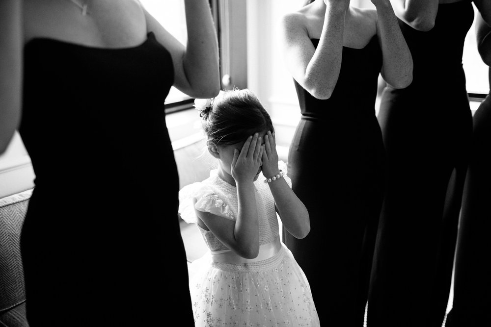 flower girl seeing bride for the first time