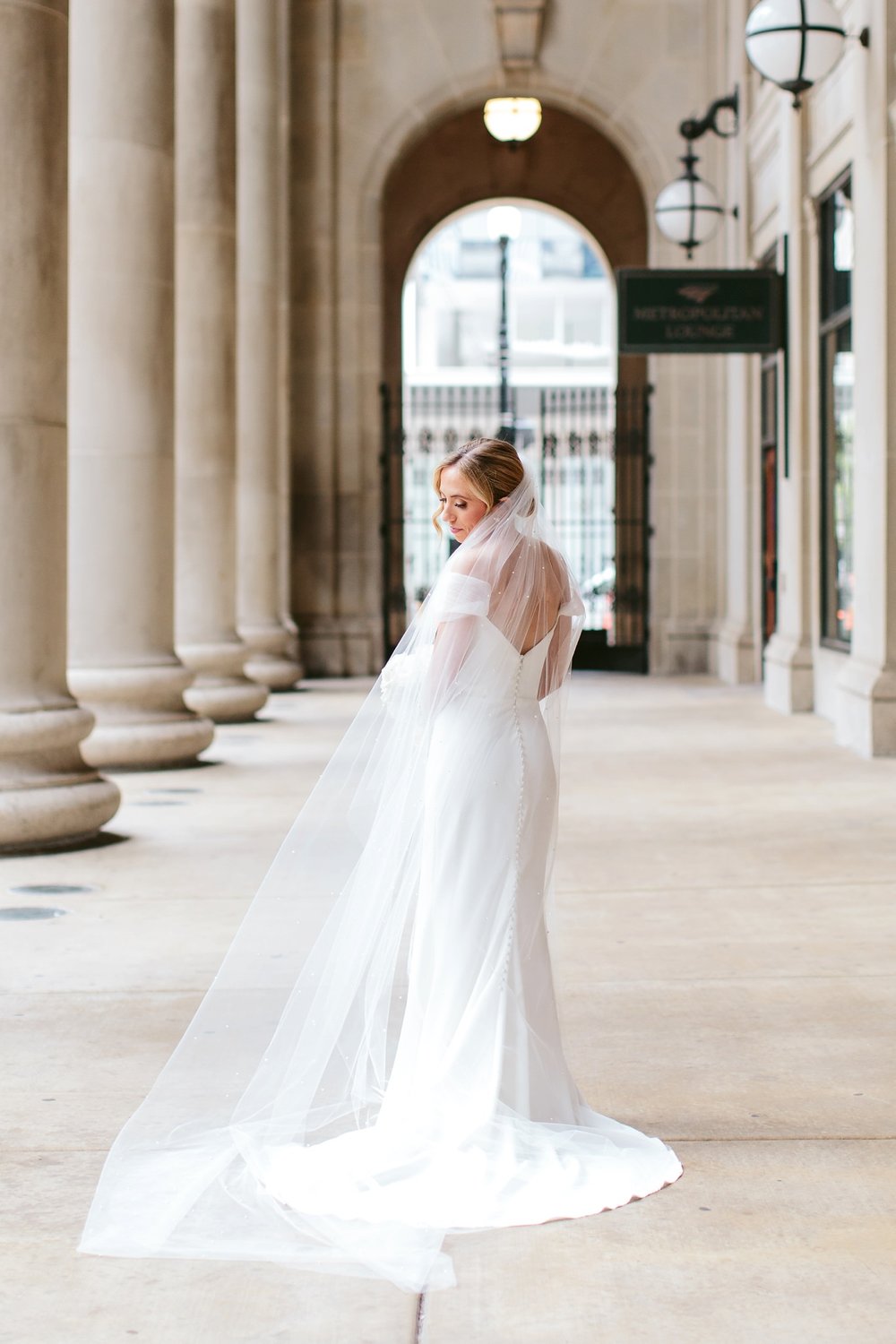 chicago bride at union station