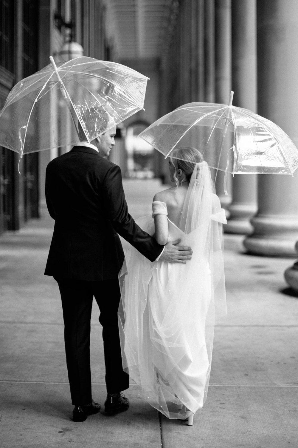 rainy wedding day portraits