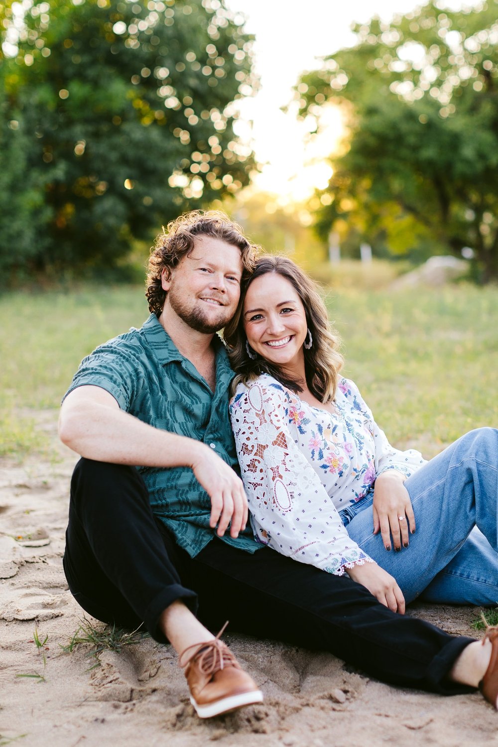 golden hour engagment photos in chicago