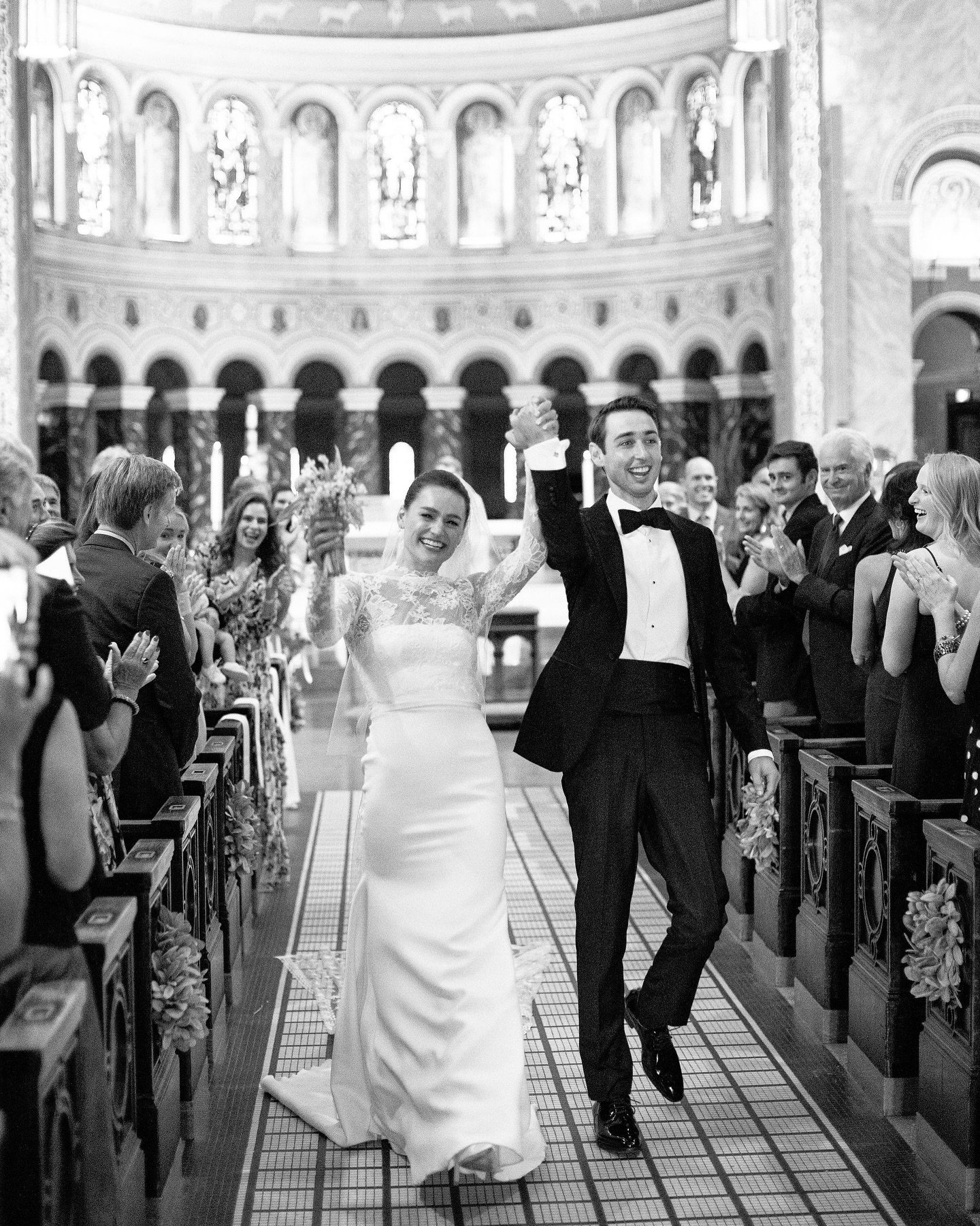 Hands up if you&rsquo;re ready for wedding season!🙋💒
.
.
.
PHOTO - @nicodemcreative
PLANNER - @shannongailevents
VENUE - @revel_decor + @revelspace
CATERING - @limelightcatering
FLORIST - @chestnut.st.flowers
HAIR + MAKEUP - @rcbeautynews, @laureng