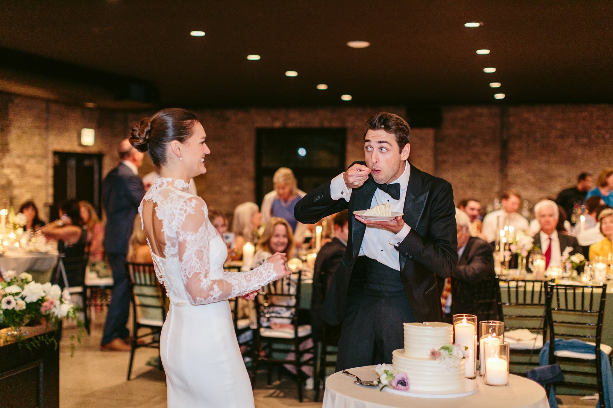 cake cutting at chicago wedding