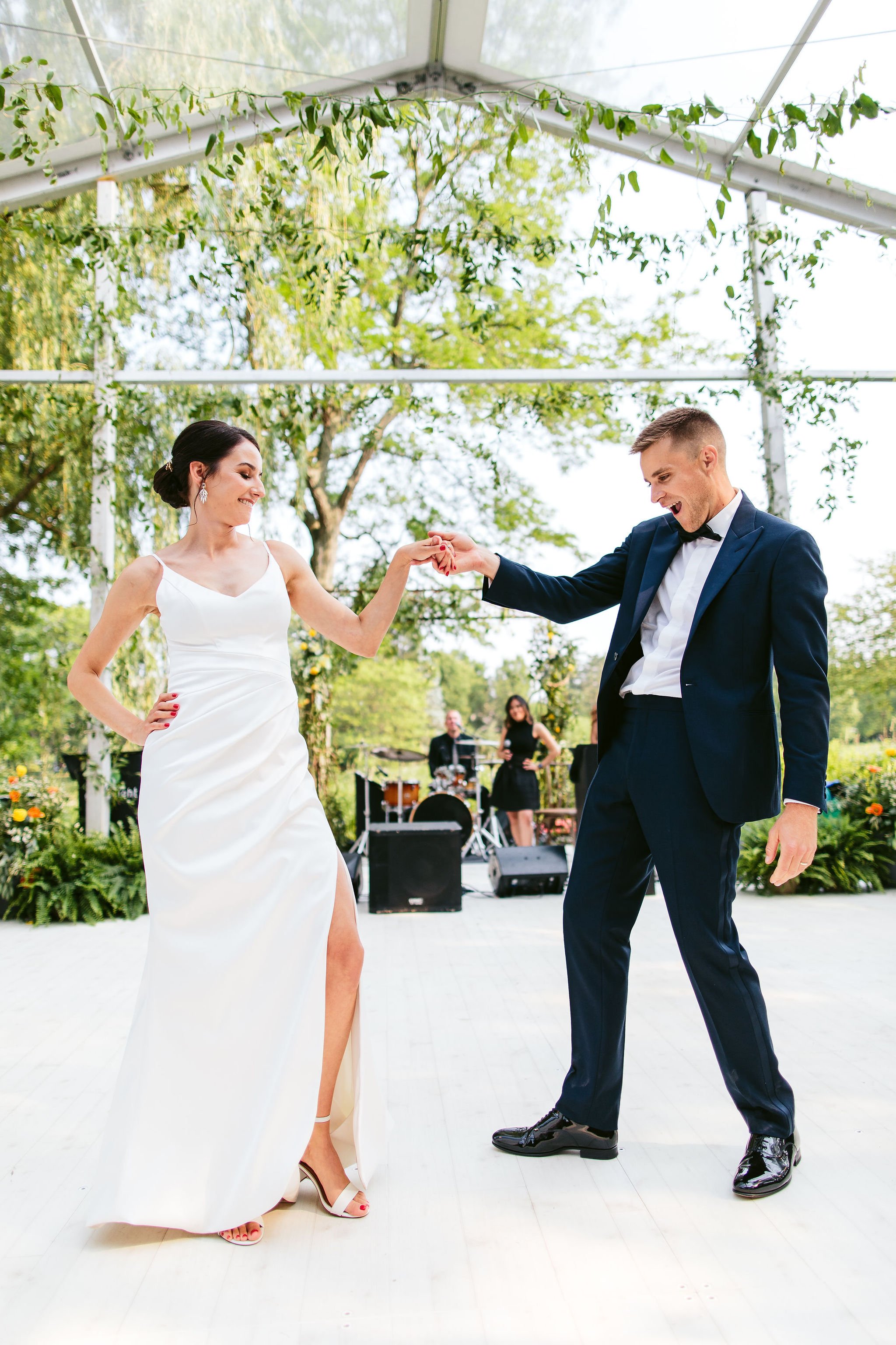 bride and groom first dance chicago wedding