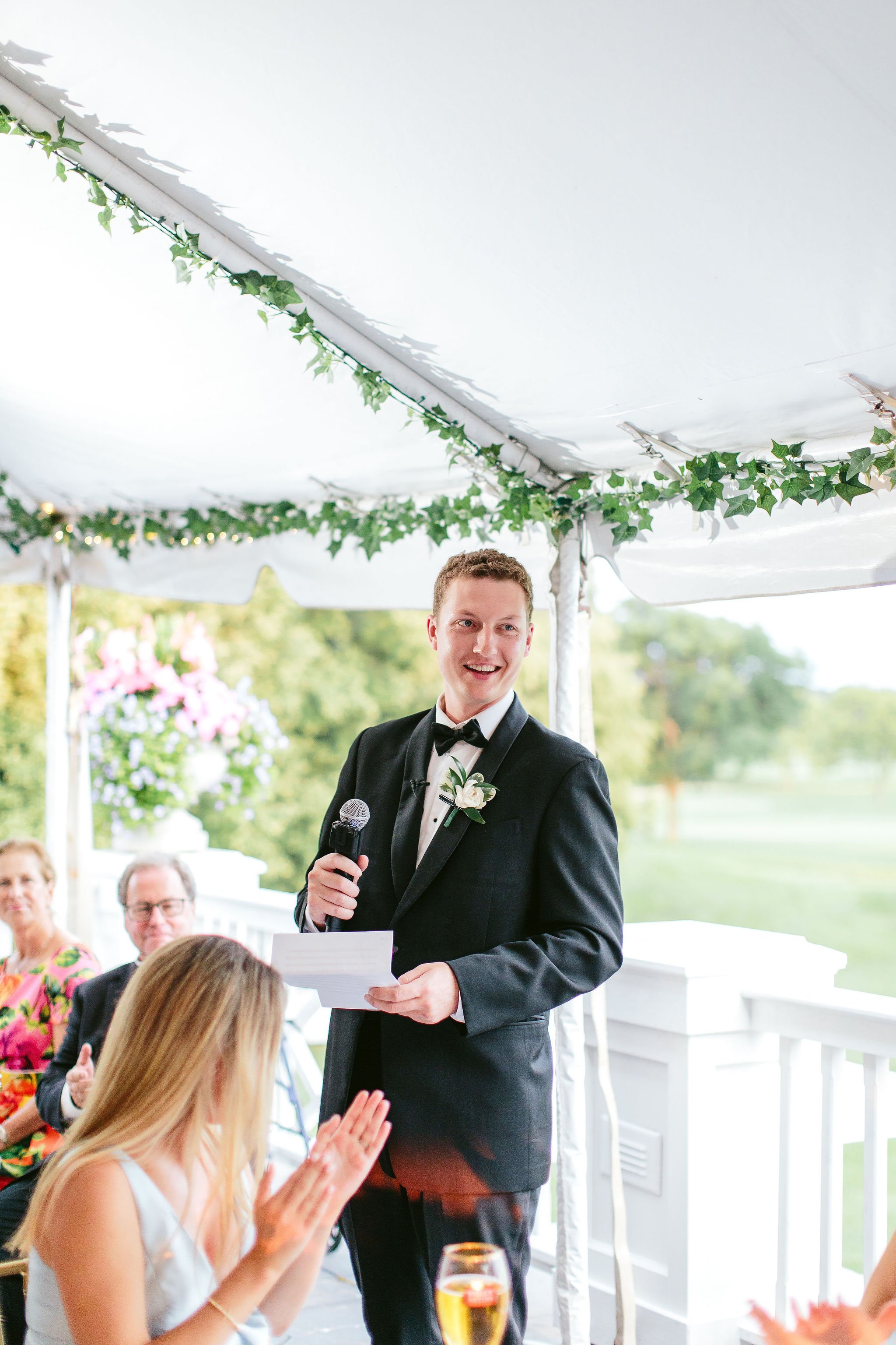 best man giving a speech at north chicago wedding