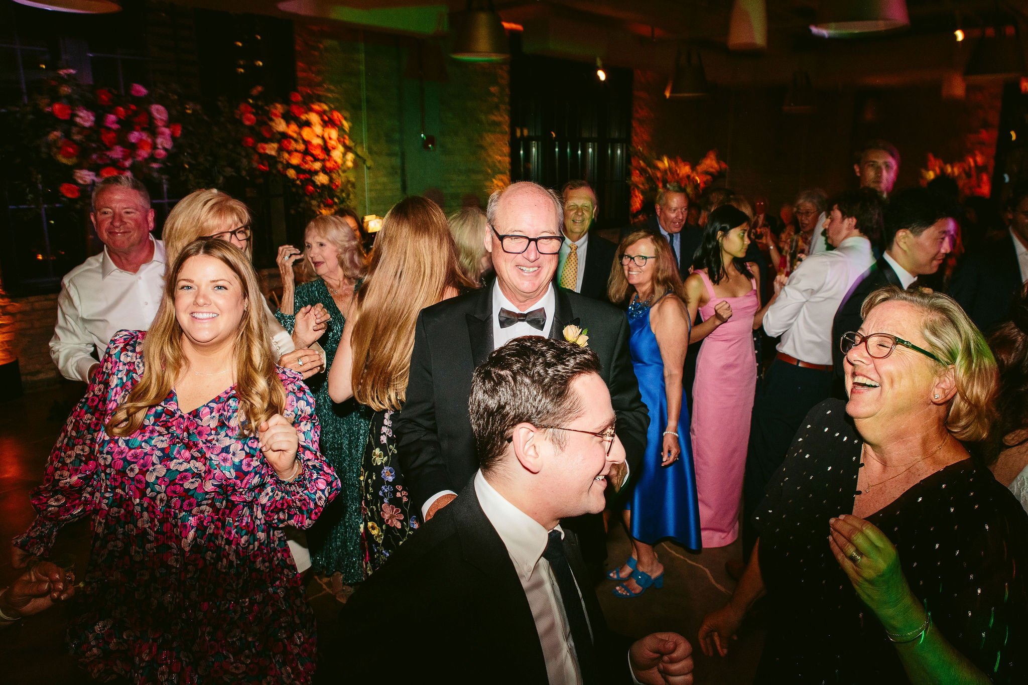 guests dancing at chicago's the old post office