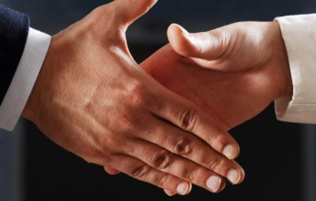 stretta-di-mano.jpg