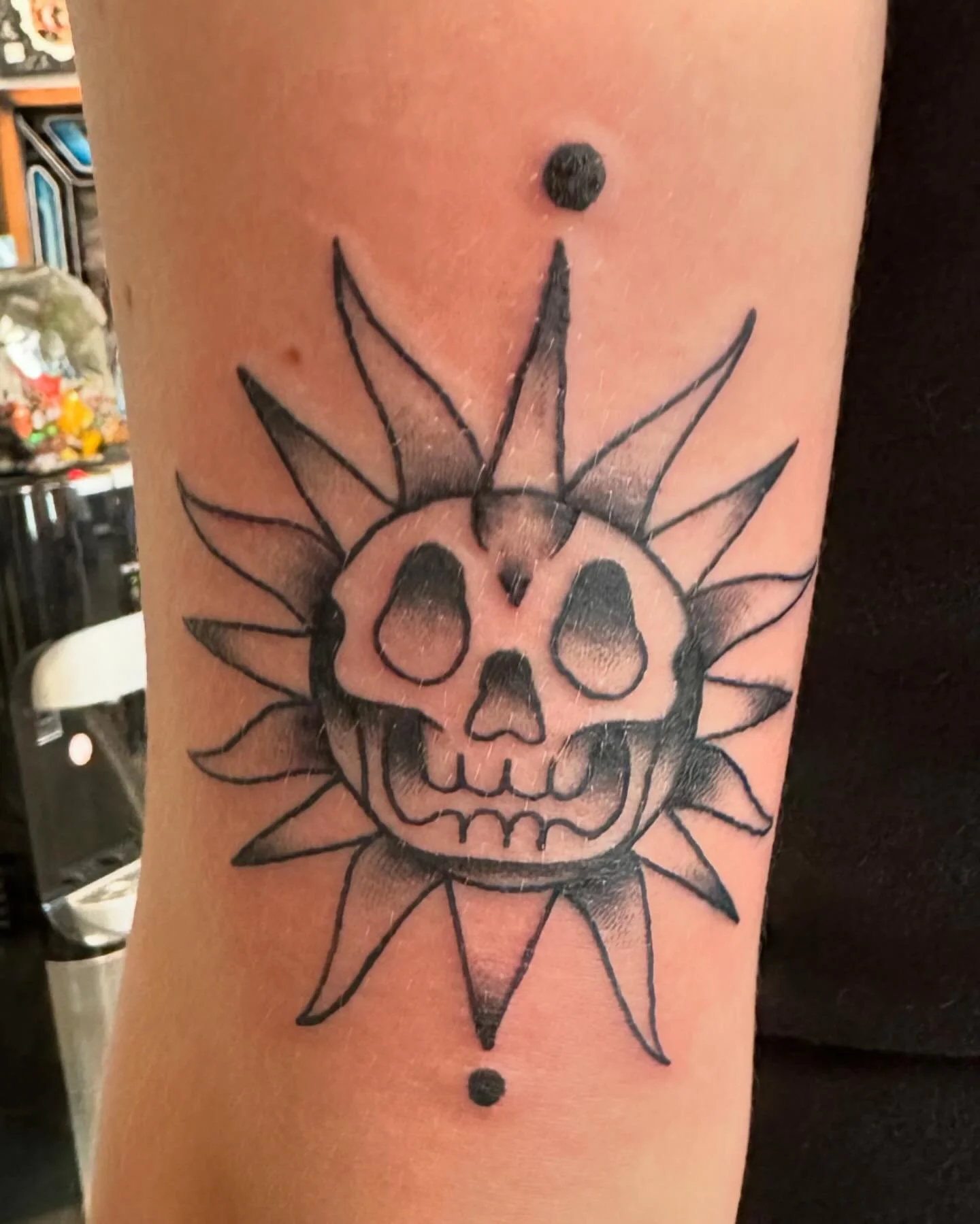 Matching sun and moon I did recently
#tattoo #tattoos #tattooart #saltlakecity #saltlaketattoos #saltlaketattooartist #slc #slctattoo #slctattooartist #utah #utahtattoo #utahtattooartist #loyaltytattoos @loyaltytattoos