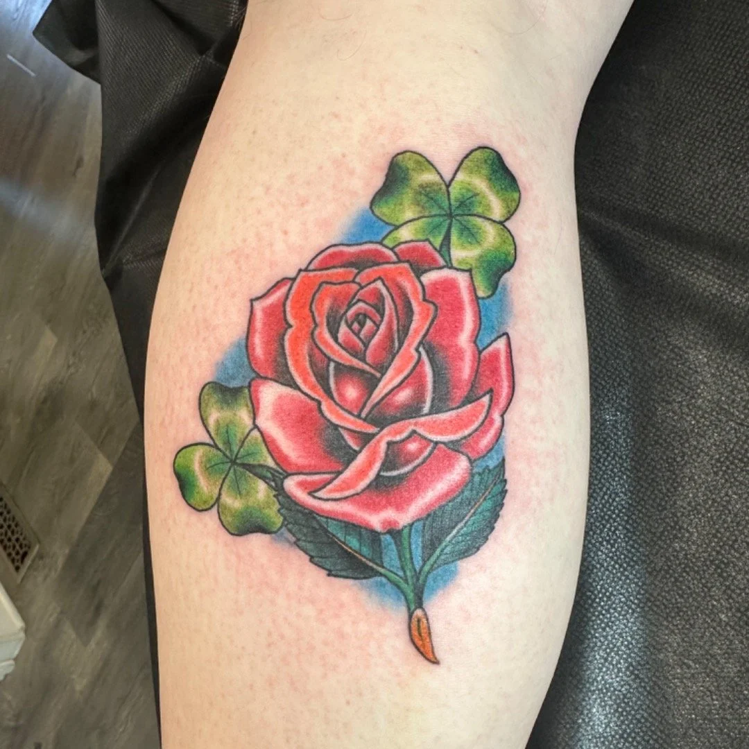Had some fun with this rose and clovers recently
#tattoo #tattoos #tattooart #saltlakecity #saltlaketattoos #saltlaketattooartist #slc #slctattoo #slctattooartist #utah #utahtattoo #utahtattooartist #loyaltytattoos @loyaltytattoos
