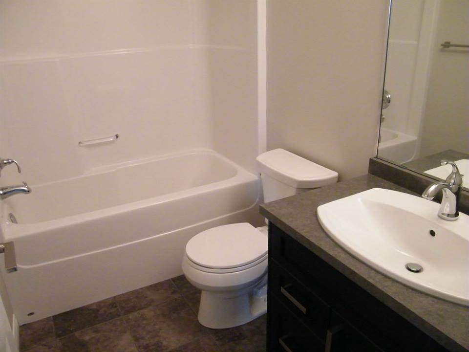 bathroom 2.jpg