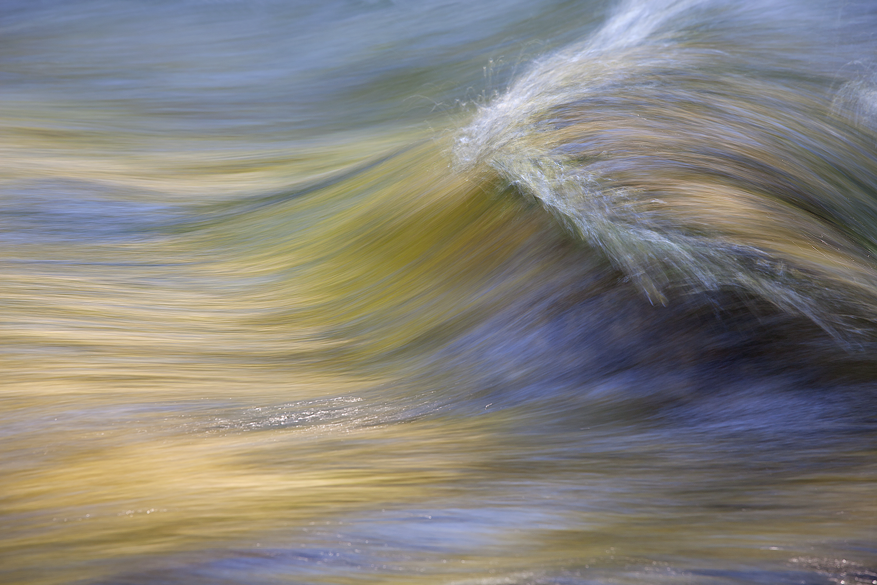 洪流 (Canon 5D Mark II with EF70-200mm f/4.0 Lens @183mm, ISO 100, F9.0, 1/6 sec