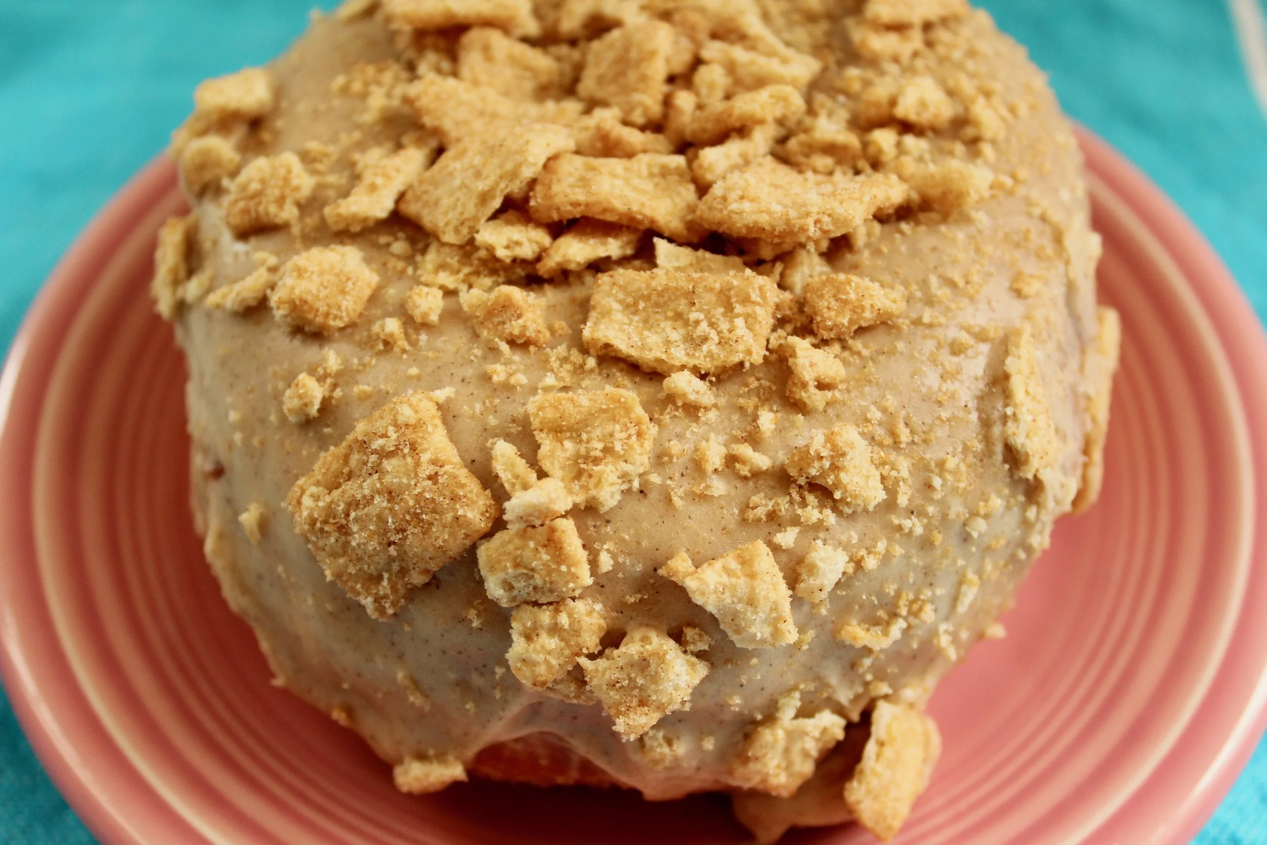 That's cinnamon glaze + Cinnamon Toast Crunch. You need it in your life.