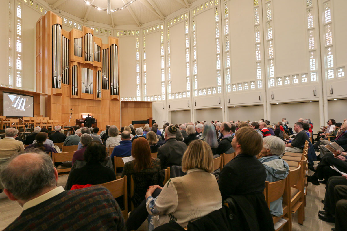 Stephen & Wanda thrilling the crowd at Plymouth Congregational Church, Seattle, WA