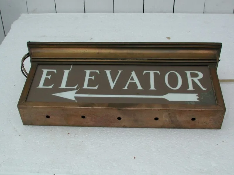 000_ELEVATOR_SIGN_003.JPG