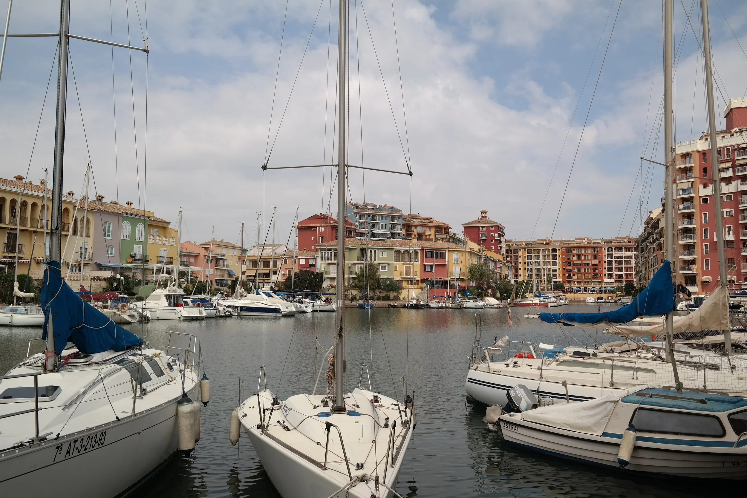 The small inner harbor in Port Saplaya.