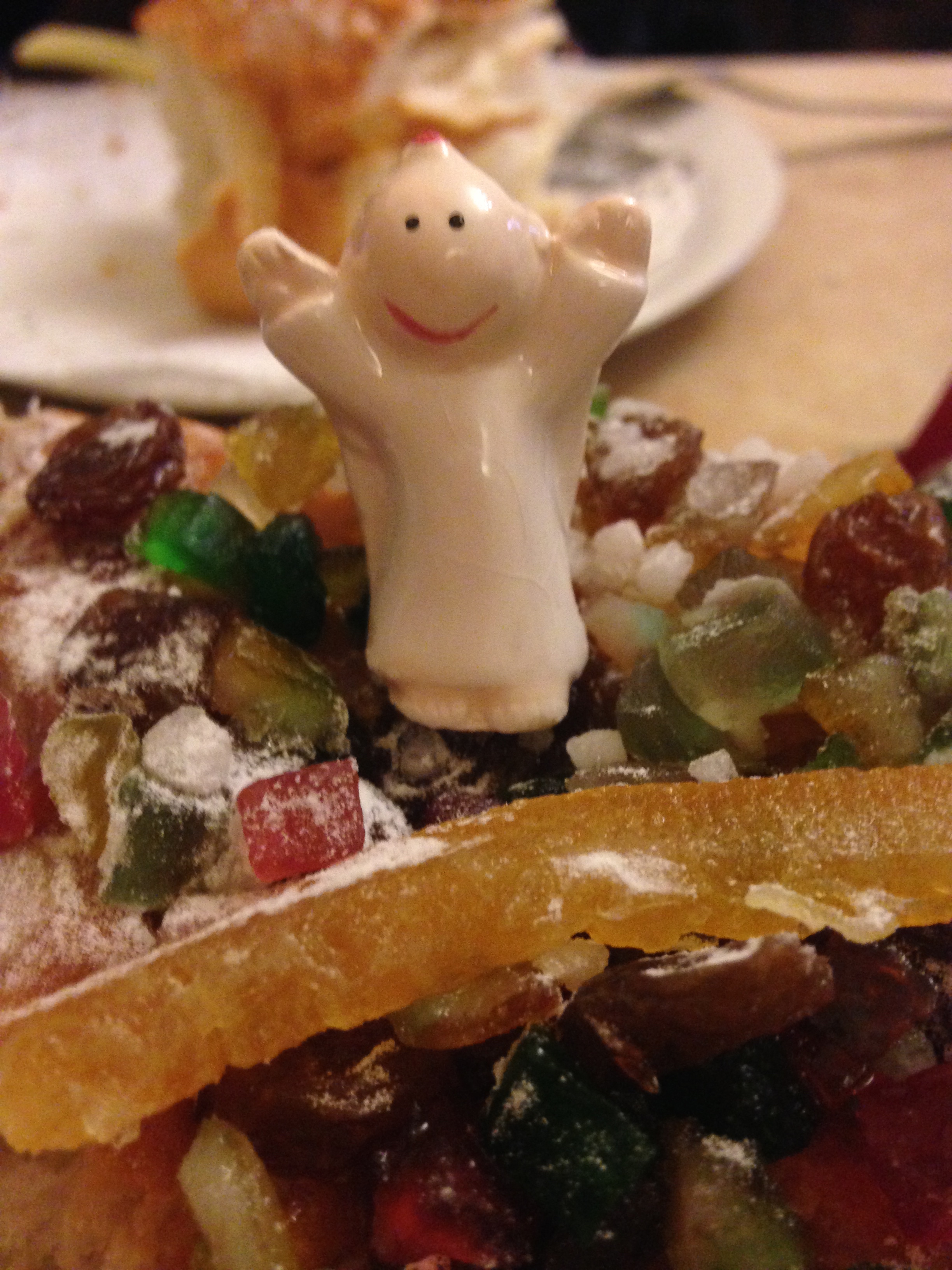 HOLA! Here's our little cake friend.