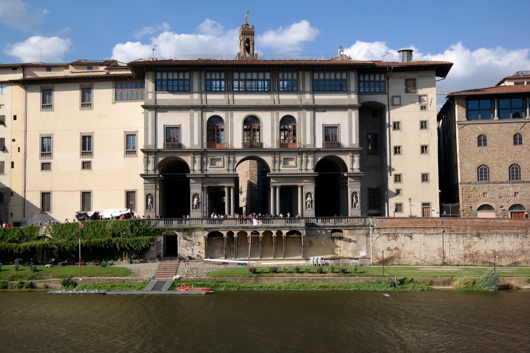 You get a perfect view of the Uffizi Gallery when you eat at Signorvino .