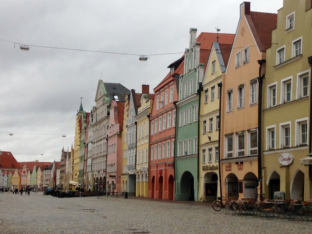 If Regensburg and Salamanca are cousins, then Landshut and Charleston are sisters with these Rainbow Rows.