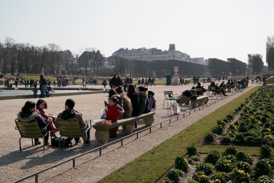 The Luxembourg Garden was full of locals and tourists on Sunday afternoon, everyone enjoying the sunshine.