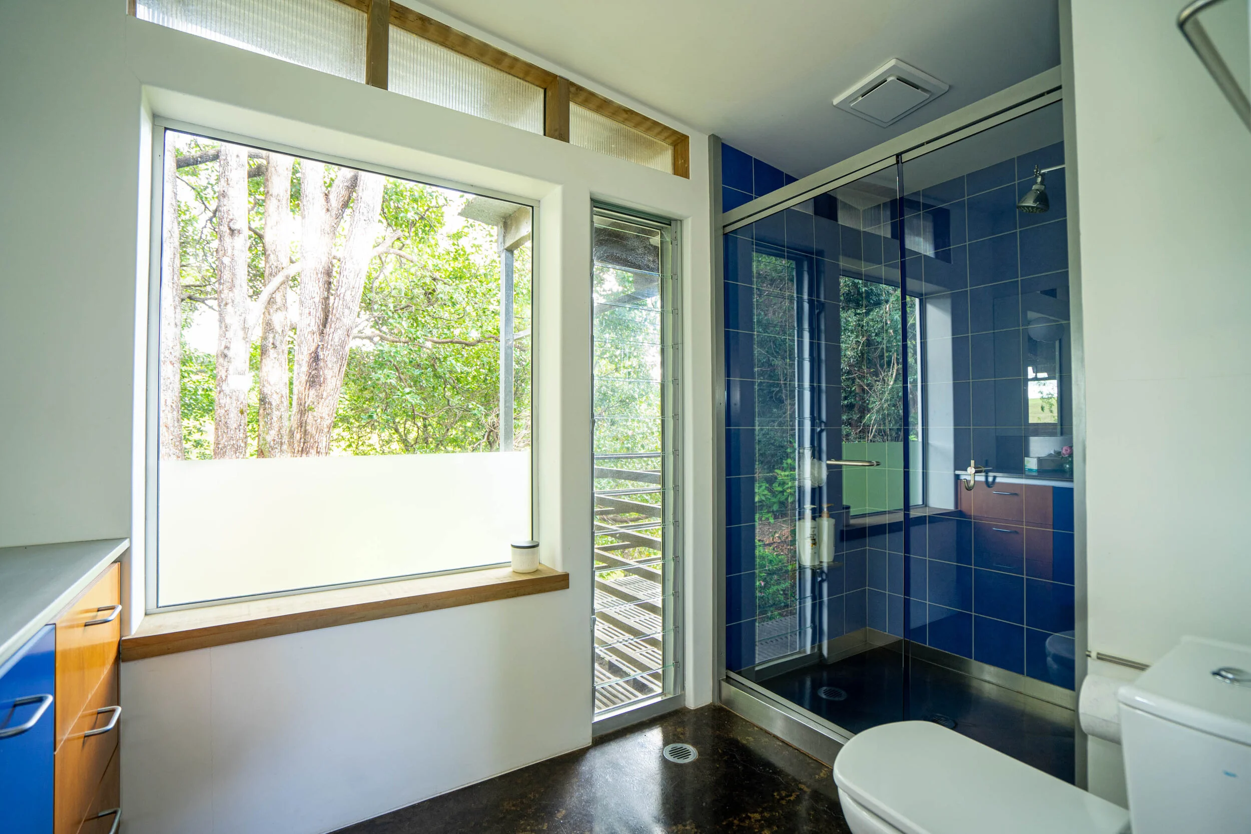 Back Bathroom (1 of 1) - Copy.jpg