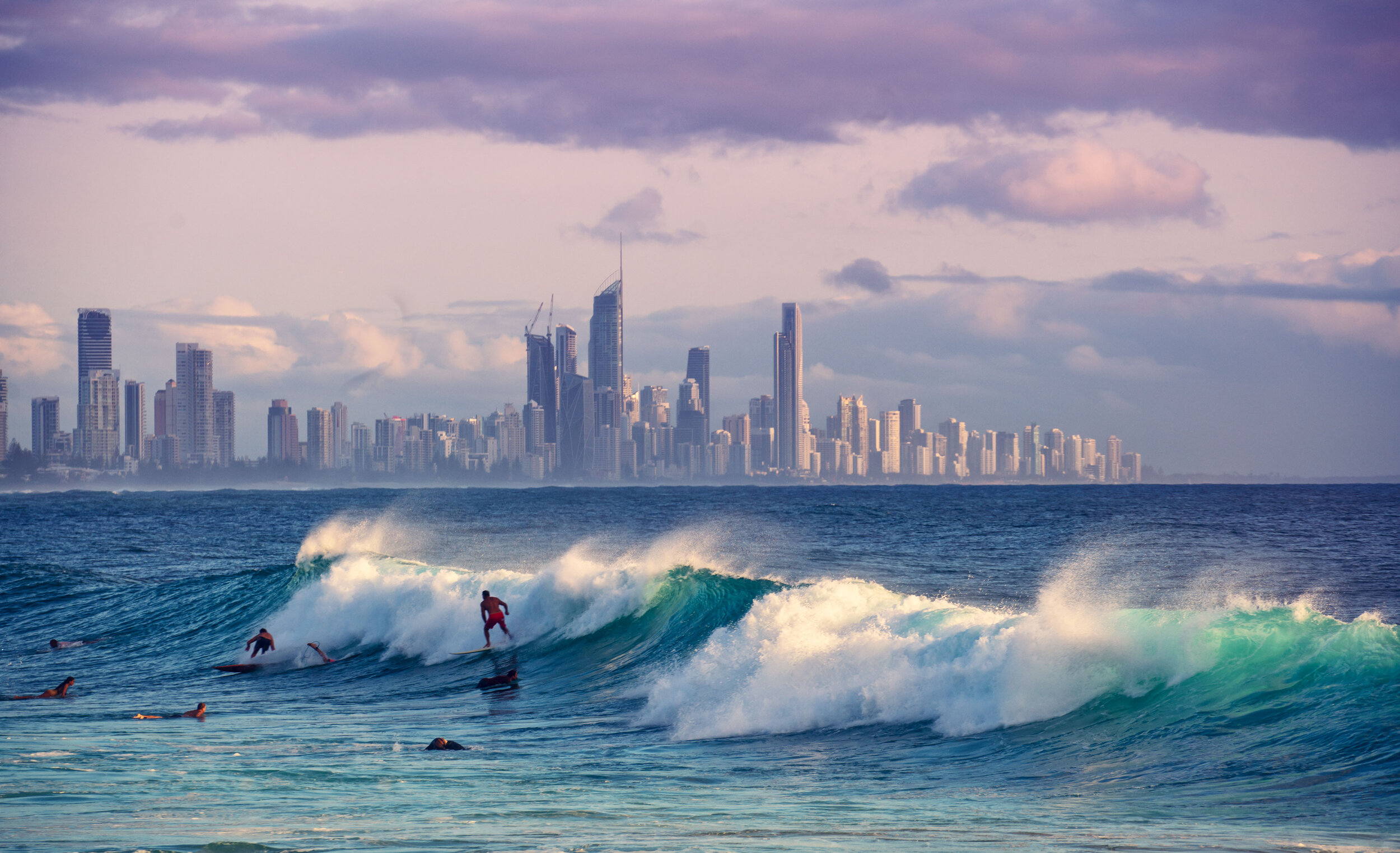Surfers-paradise-teal-wave-2-(1-of-1).jpg
