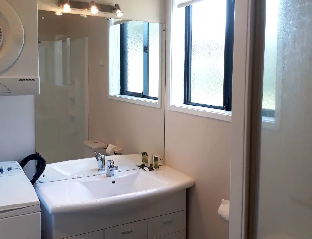 StudioTwo Ensuite A PicNo27  2.jpg