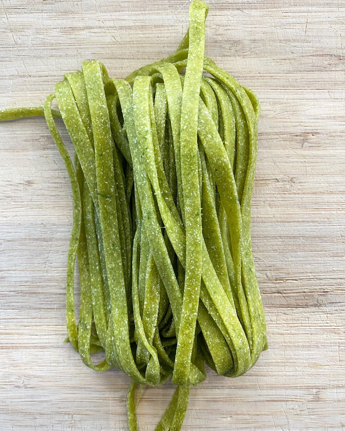 {fettuccine}

Green or yellow ? 
Which is your favourite?
We made some ramson fettuccine today ! 
A presto!

See you @il__mattarello | artisan &amp; organic pasta lab est. 2014
The only pasta place in @torvehallernekbh ✨

#pastaisalwaysagoodidea 
#il