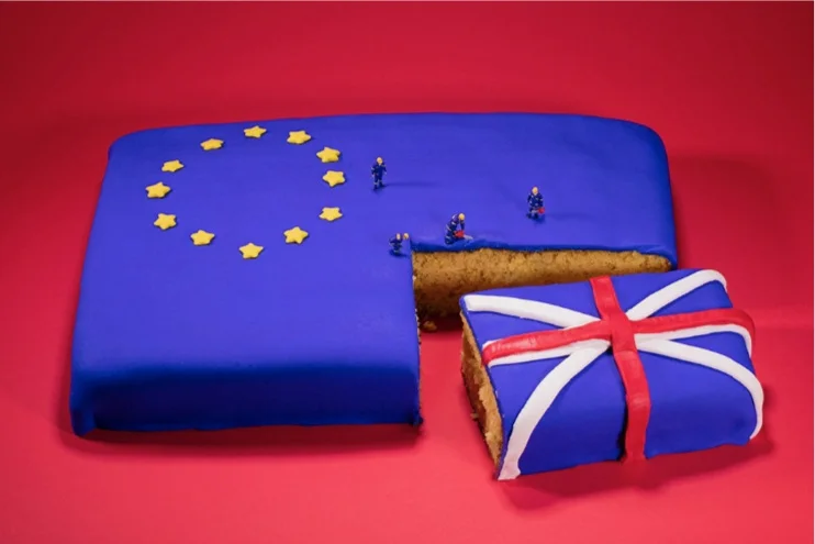 Christopher Boffoli, Brexit Cake (Politico)