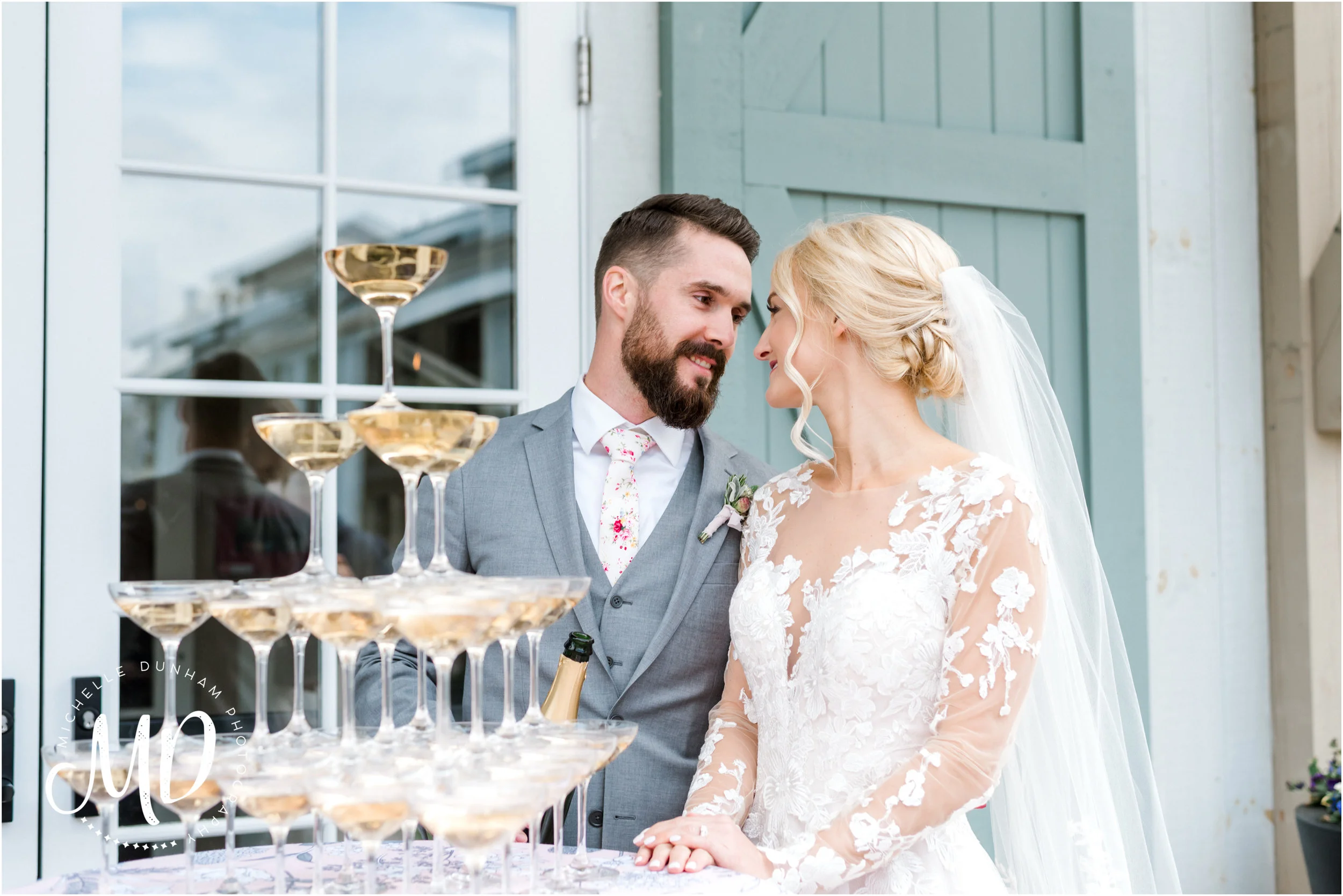 briar_barn_wedding_champagne_toast_michelle_dunham_photography.jpg