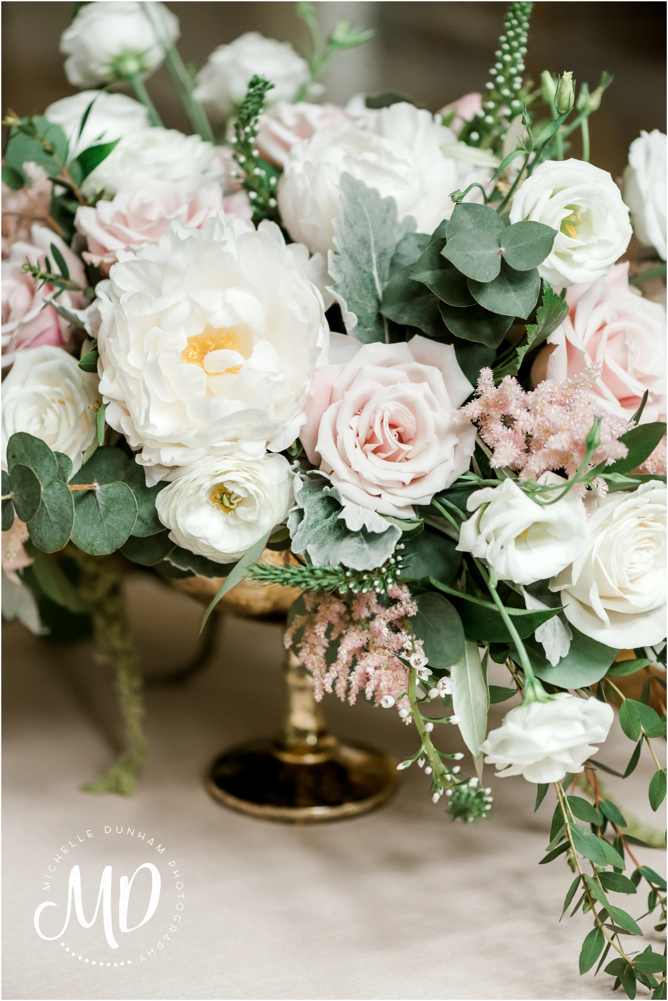 briar_barn_wedding_centerpiece_michelle_dunham_photography.jpg