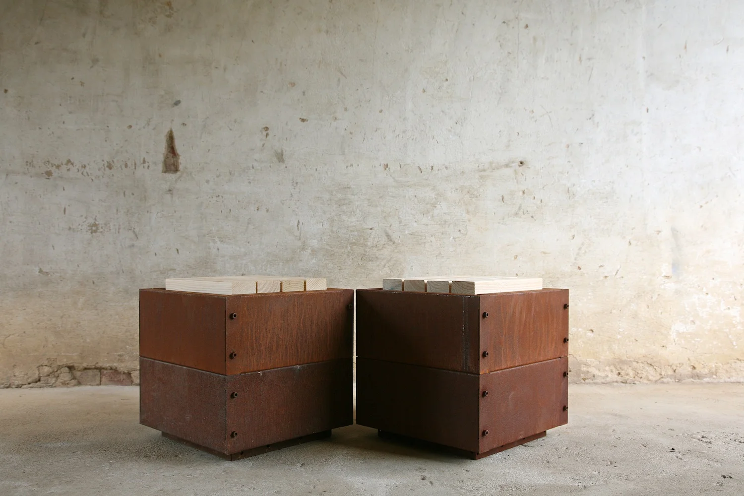 SKEMAH_Corten-Steel-Abilitybox-as-two-seat-nrn14076576-web-res.jpg