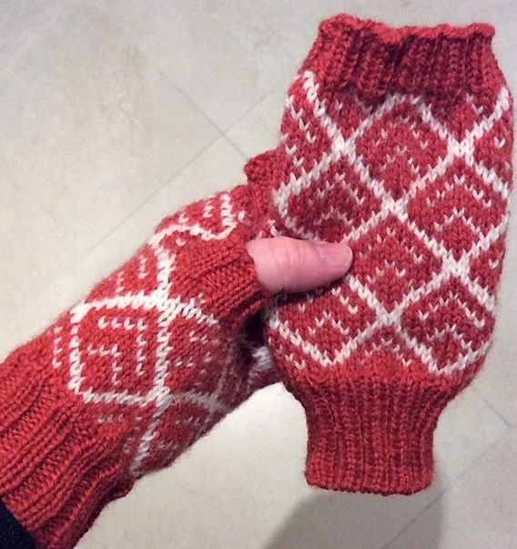 Kate Davies mittens Buachaille 1.jpg