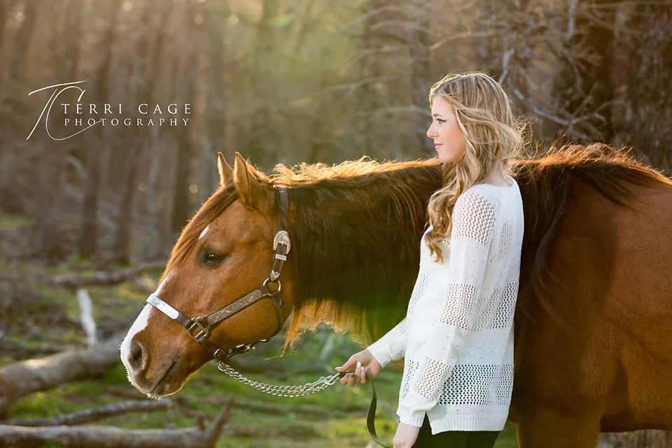 Senior picture with horse