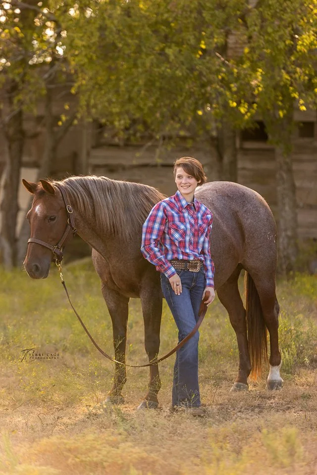 senior pictures with your horse in Texas